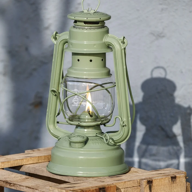 Feuerhand Original Feuerhand Stormlantaarn Sage Green